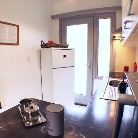 Lovely Bungalow In Waulsort With Swimming Pool Ferienhaus