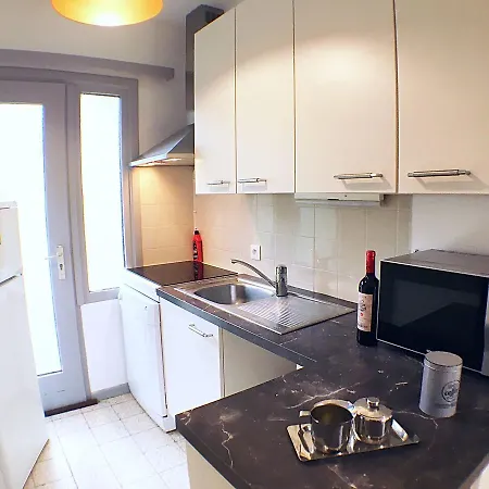 Lovely Bungalow In Waulsort With Swimming Pool Hastiere-par-dela