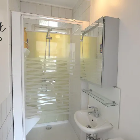 Lovely Bungalow In Waulsort With Swimming Pool Hastiere-par-dela